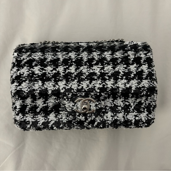 NWT 🖤 CHANEL 24A Black and White Houndstooth Sequin Mini Classic Flap Bag - Picture 5 of 16